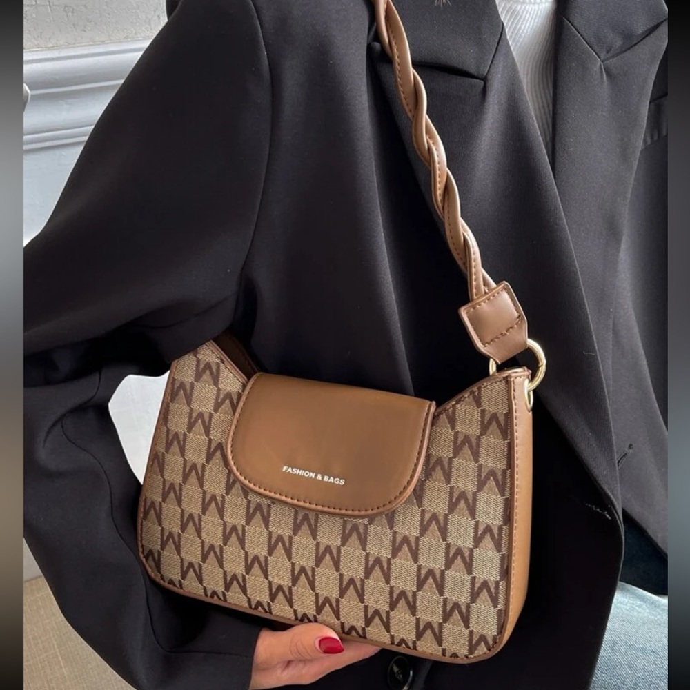 Minimalist Shoulder Bag ๐